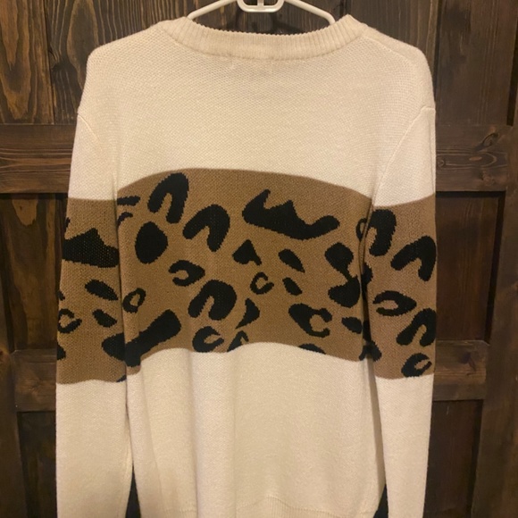 Leopard print color block sweater - Picture 3 of 3